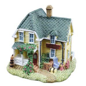 Liberty Falls Americana AH100 Red Rudder Antiques miniature village house